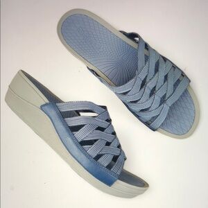 Bare Traps Braverly Women’s Strappy Slide Wedge Sandals size 10M, Excellent